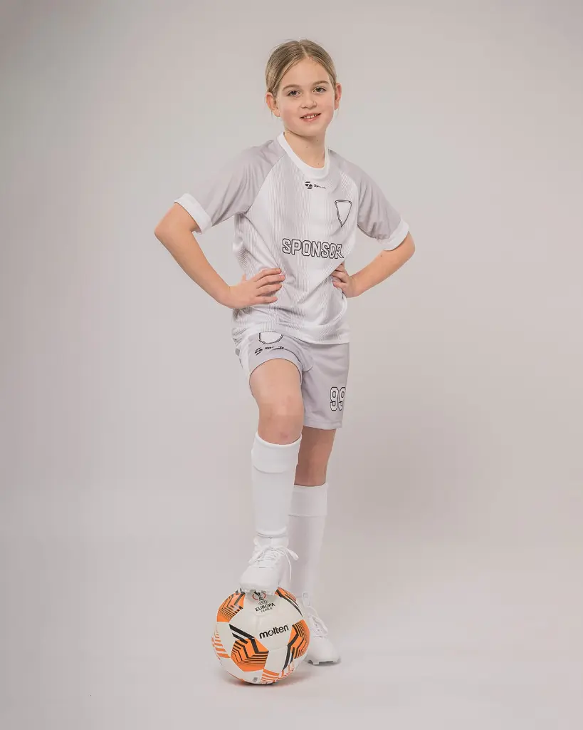 fussball-trikot-kinder-kurzarm-basicACTION2_1920x1920.webp